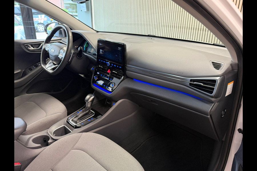 Hyundai IONIQ 1.6 GDi Premium - Plus Sky AIRCO NAVIGATIE CAMERA APPLE CARPLAY USB BLUETOOTH PDC STOEL/STUURVERWARMING KEYLESS-GO