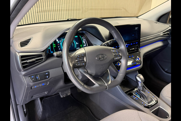 Hyundai IONIQ 1.6 GDi Premium - Plus Sky AIRCO NAVIGATIE CAMERA APPLE CARPLAY USB BLUETOOTH PDC STOEL/STUURVERWARMING KEYLESS-GO