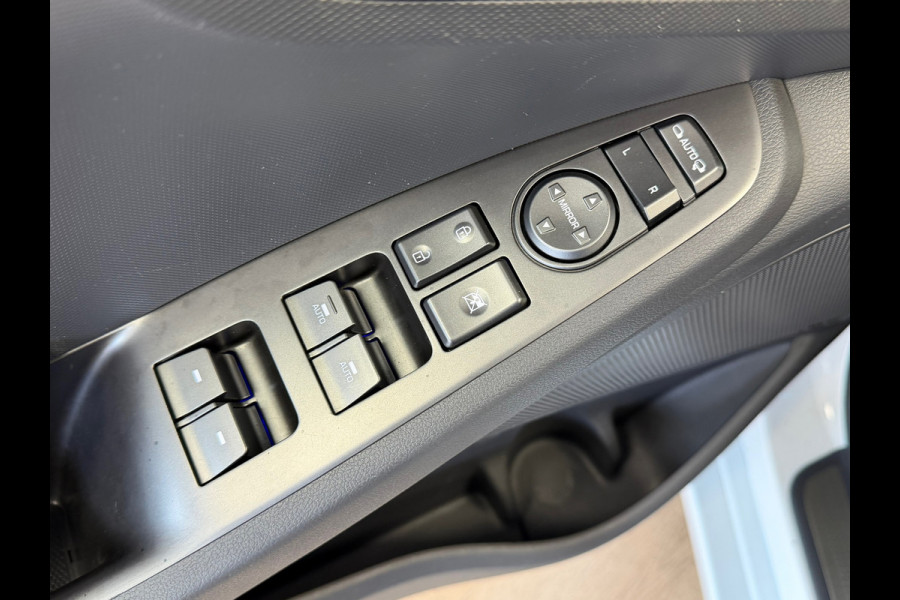 Hyundai IONIQ 1.6 GDi Premium - Plus Sky AIRCO NAVIGATIE CAMERA APPLE CARPLAY USB BLUETOOTH PDC STOEL/STUURVERWARMING KEYLESS-GO