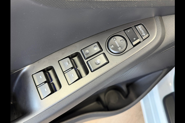 Hyundai IONIQ 1.6 GDi Premium - Plus Sky AIRCO NAVIGATIE CAMERA APPLE CARPLAY USB BLUETOOTH PDC STOEL/STUURVERWARMING KEYLESS-GO