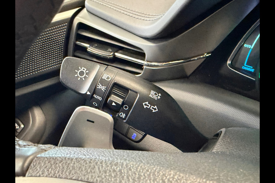 Hyundai IONIQ 1.6 GDi Premium - Plus Sky AIRCO NAVIGATIE CAMERA APPLE CARPLAY USB BLUETOOTH PDC STOEL/STUURVERWARMING KEYLESS-GO