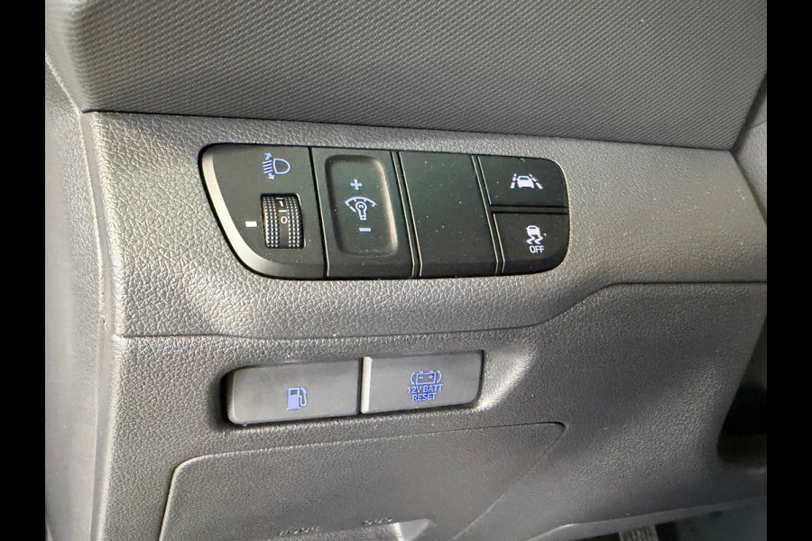 Hyundai IONIQ 1.6 GDi Premium - Plus Sky AIRCO NAVIGATIE CAMERA APPLE CARPLAY USB BLUETOOTH PDC STOEL/STUURVERWARMING KEYLESS-GO
