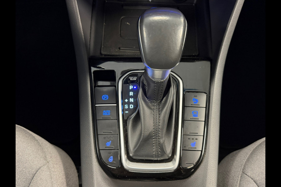 Hyundai IONIQ 1.6 GDi Premium - Plus Sky AIRCO NAVIGATIE CAMERA APPLE CARPLAY USB BLUETOOTH PDC STOEL/STUURVERWARMING KEYLESS-GO