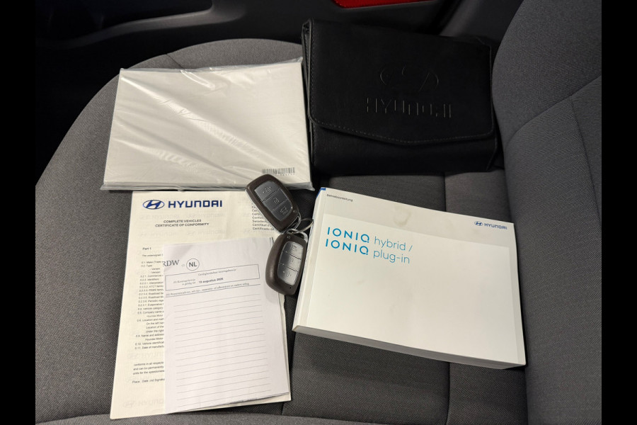 Hyundai IONIQ 1.6 GDi Premium - Plus Sky AIRCO NAVIGATIE CAMERA APPLE CARPLAY USB BLUETOOTH PDC STOEL/STUURVERWARMING KEYLESS-GO