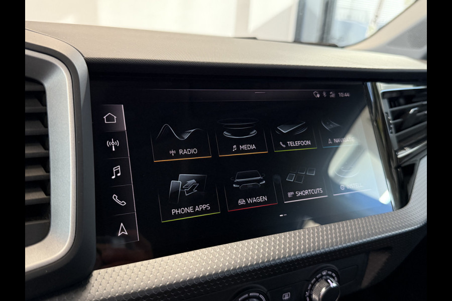 Audi A1 Sportback 25 TFSI epic Apple carplay 17LMV  Cruise Control ACC
