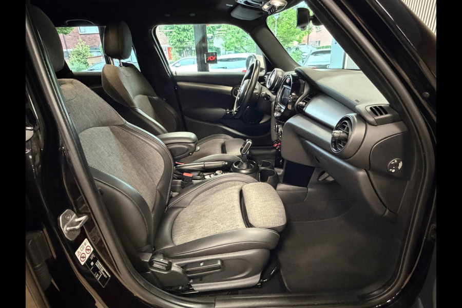 MINI 5-deurs 1.5 Cooper AUT. NAVIGATIE PDC STOELVERWARMING APPLE CARPLAY CRUISE USB KEYLESS-GO