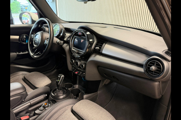 MINI 5-deurs 1.5 Cooper AUT. NAVIGATIE PDC STOELVERWARMING APPLE CARPLAY CRUISE USB KEYLESS-GO