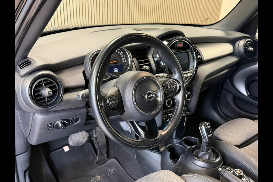 MINI 5-deurs 1.5 Cooper AUT. NAVIGATIE PDC STOELVERWARMING APPLE CARPLAY CRUISE USB KEYLESS-GO