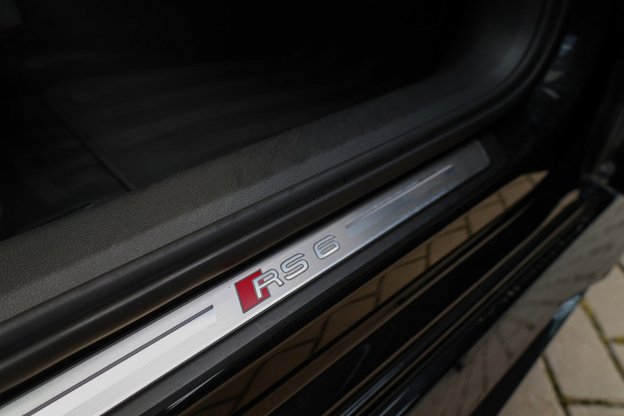Audi RS6 Avant RS 6 TFSI quattro | DYNAMIC PLUS | KERAMISCH | CARBON | HUD | B&O | KOELING | NIGHTVISION | 4WIELSTURING |