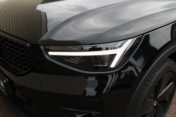 Volvo XC40 2.0 B3 Plus Black Edition | Trekhaak Actie! | Panoramadak | 360 Camera | H&K | 20'' | Google