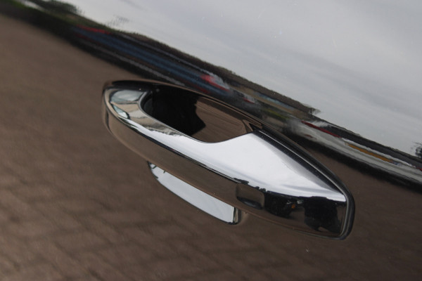 Volvo XC40 2.0 B3 Plus Black Edition | Trekhaak Actie! | Panoramadak | 360 Camera | H&K | 20'' | Google