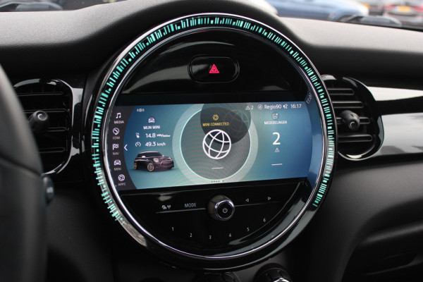 MINI Electric MINI Yours 33 kWh / SoH 95,3% / Panoramadak / Leder / Keyless / 17'' / CarPlay / Navigatie / Stuur+Stoelverwarming / Cruise Control / LED Koplampen