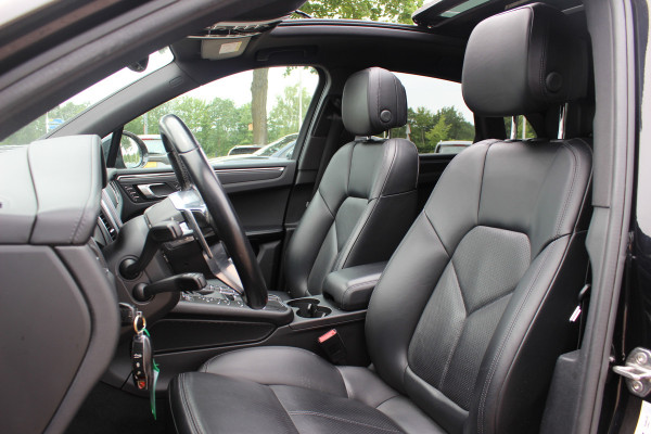 Porsche Macan 2.0 / Panoramadak / Camera / Luchtvering / Bose / 21'' / Sportchrono / Leder / Navigatie / Stoelverwarming / DAB / Cruise Control