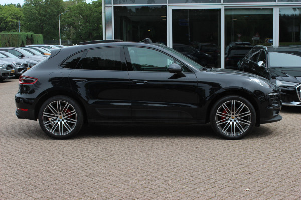 Porsche Macan 2.0 / Panoramadak / Camera / Luchtvering / Bose / 21'' / Sportchrono / Leder / Navigatie / Stoelverwarming / DAB / Cruise Control