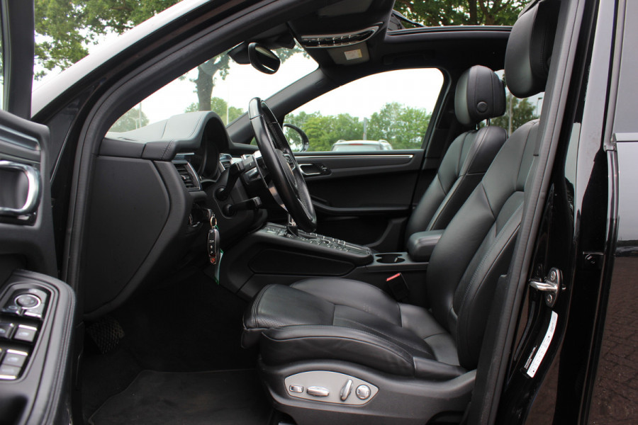 Porsche Macan 2.0 / Panoramadak / Camera / Luchtvering / Bose / 21'' / Sportchrono / Leder / Navigatie / Stoelverwarming / DAB / Cruise Control