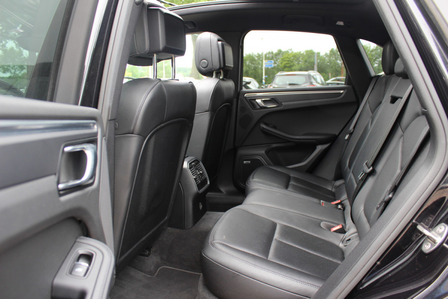 Porsche Macan 2.0 / Panoramadak / Camera / Luchtvering / Bose / 21'' / Sportchrono / Leder / Navigatie / Stoelverwarming / DAB / Cruise Control