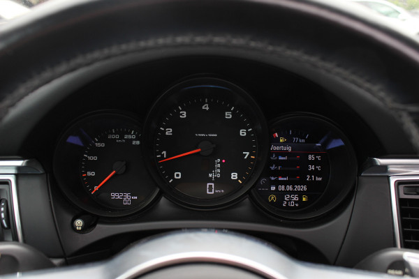 Porsche Macan 2.0 / Panoramadak / Camera / Luchtvering / Bose / 21'' / Sportchrono / Leder / Navigatie / Stoelverwarming / DAB / Cruise Control