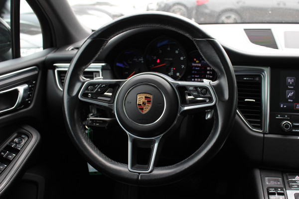 Porsche Macan 2.0 / Panoramadak / Camera / Luchtvering / Bose / 21'' / Sportchrono / Leder / Navigatie / Stoelverwarming / DAB / Cruise Control