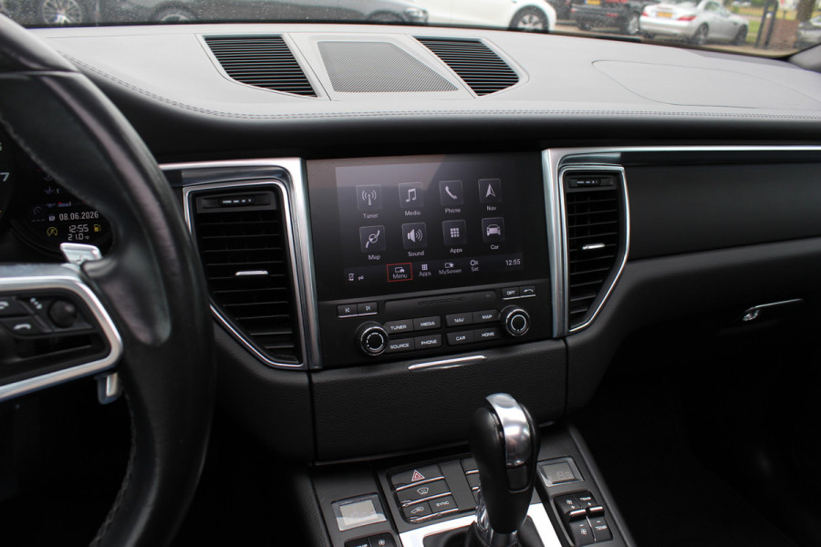 Porsche Macan 2.0 / Panoramadak / Camera / Luchtvering / Bose / 21'' / Sportchrono / Leder / Navigatie / Stoelverwarming / DAB / Cruise Control