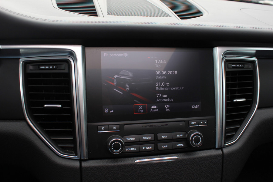Porsche Macan 2.0 / Panoramadak / Camera / Luchtvering / Bose / 21'' / Sportchrono / Leder / Navigatie / Stoelverwarming / DAB / Cruise Control