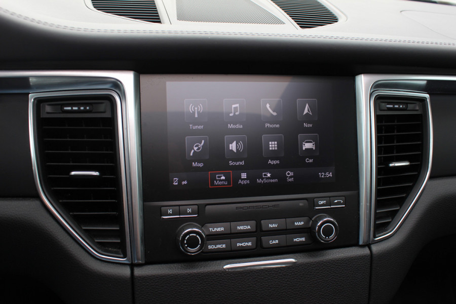 Porsche Macan 2.0 / Panoramadak / Camera / Luchtvering / Bose / 21'' / Sportchrono / Leder / Navigatie / Stoelverwarming / DAB / Cruise Control