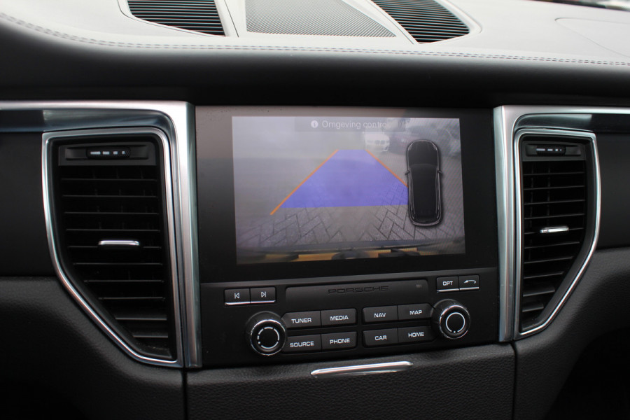 Porsche Macan 2.0 / Panoramadak / Camera / Luchtvering / Bose / 21'' / Sportchrono / Leder / Navigatie / Stoelverwarming / DAB / Cruise Control