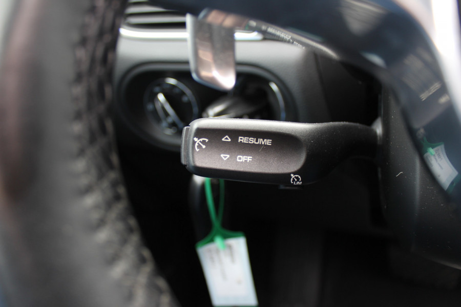 Porsche Macan 2.0 / Panoramadak / Camera / Luchtvering / Bose / 21'' / Sportchrono / Leder / Navigatie / Stoelverwarming / DAB / Cruise Control