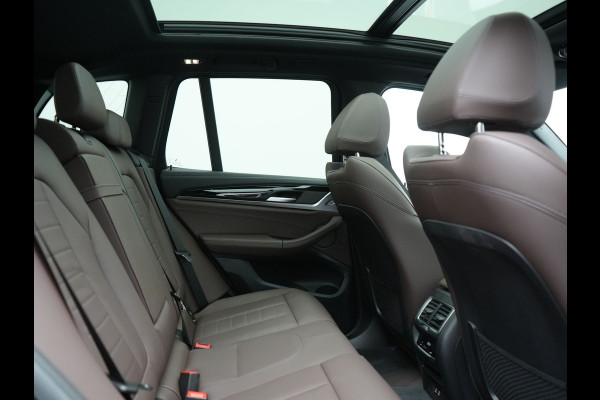 BMW iX3 M Sport 80 kWh 286pk Dealer O.H. | Trekhaak Af Fabriek | Panodak | Head Up | 360 Camera | Harman / Kardon | Lederen Sportstoelen Memory & Verwarmd | Keyless | Blis | Sfeerverlichting | 20"L.M | Adaptive LED |
