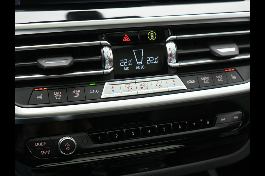 BMW iX3 M Sport 80 kWh 286pk Dealer O.H. | Trekhaak Af Fabriek | Panodak | Head Up | 360 Camera | Harman / Kardon | Lederen Sportstoelen Memory & Verwarmd | Keyless | Blis | Sfeerverlichting | 20"L.M | Adaptive LED |