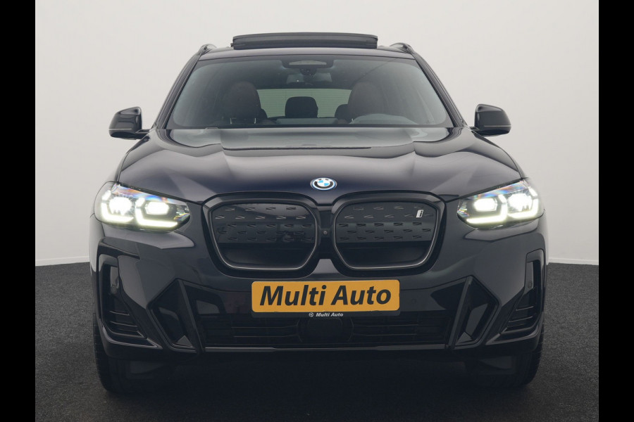 BMW iX3 M Sport 80 kWh 286pk Dealer O.H. | Trekhaak Af Fabriek | Panodak | Head Up | 360 Camera | Harman / Kardon | Lederen Sportstoelen Memory & Verwarmd | Keyless | Blis | Sfeerverlichting | 20"L.M | Adaptive LED |