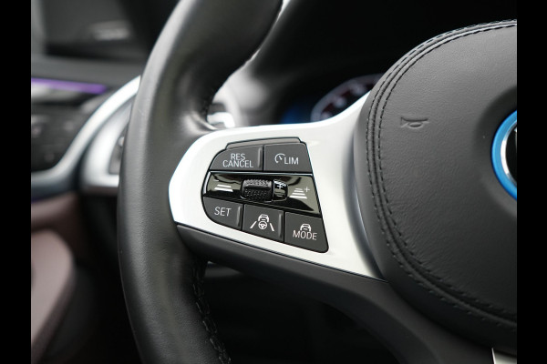 BMW iX3 M Sport 80 kWh 286pk Dealer O.H. | Trekhaak Af Fabriek | Panodak | Head Up | 360 Camera | Harman / Kardon | Lederen Sportstoelen Memory & Verwarmd | Keyless | Blis | Sfeerverlichting | 20"L.M | Adaptive LED |