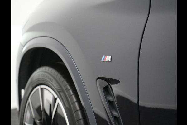 BMW iX3 M Sport 80 kWh 286pk Dealer O.H. | Trekhaak Af Fabriek | Panodak | Head Up | 360 Camera | Harman / Kardon | Lederen Sportstoelen Memory & Verwarmd | Keyless | Blis | Sfeerverlichting | 20"L.M | Adaptive LED |