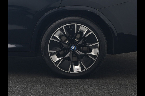 BMW iX3 M Sport 80 kWh 286pk Dealer O.H. | Trekhaak Af Fabriek | Panodak | Head Up | 360 Camera | Harman / Kardon | Lederen Sportstoelen Memory & Verwarmd | Keyless | Blis | Sfeerverlichting | 20"L.M | Adaptive LED |