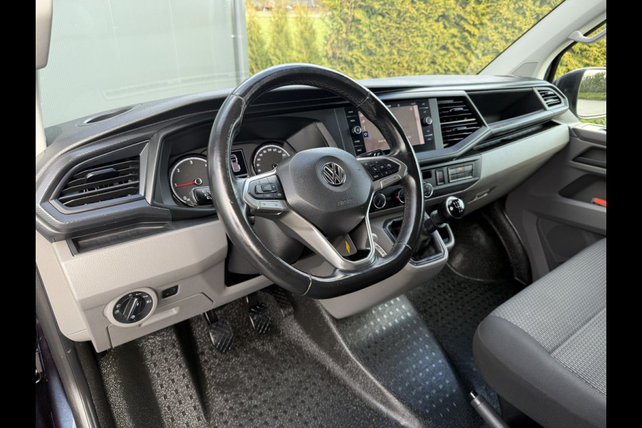 Volkswagen Transporter 2.0 TDI 111 PK HIGHLINE / STARLIGHT BLUE METALLIC / L2H1 / TREKHAAK / CAMERA / CRUISE / AIRCO