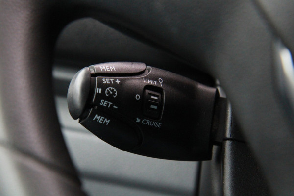 Citroën Jumpy 2.0 BlueHDI 120PK Driver / Trekhaak / App connect / 3 zits