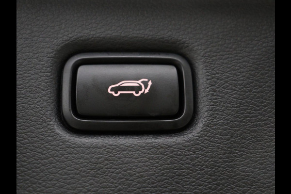 Kia Ceed 1.5 T-GDi DynamicPlusLine | Stoelverwarming | Adaptive cruise | Camera | Carplay | Half leder | Stuurverwarming | Navigatie | Full LED | Side Assist | Climate control | Parkeerhulp | Keyless | Elektrische klep