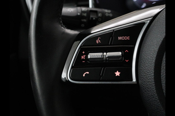 Kia Ceed 1.5 T-GDi DynamicPlusLine | Stoelverwarming | Adaptive cruise | Camera | Carplay | Half leder | Stuurverwarming | Navigatie | Full LED | Side Assist | Climate control | Parkeerhulp | Keyless | Elektrische klep
