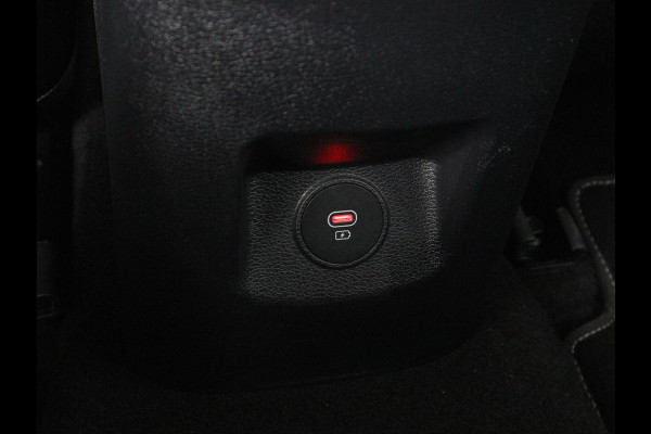 Kia Ceed 1.5 T-GDi DynamicPlusLine | Stoelverwarming | Adaptive cruise | Camera | Carplay | Half leder | Stuurverwarming | Navigatie | Full LED | Side Assist | Climate control | Parkeerhulp | Keyless | Elektrische klep