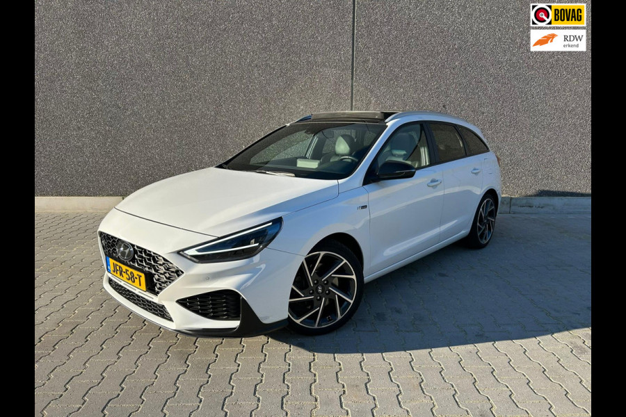 Hyundai i30 1.5 T-GDi MHEV N-Line Sky | AUTOMAAT | TREKHAAK | PANO | A.CAMERA | STOEL/STUURVERWARMING | APK T/M 23-9-2027 | TOPPER