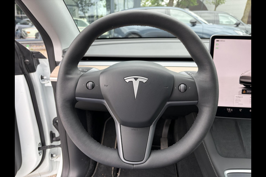 Tesla Model Y Long Range AWD 75 kWh SOH 92% | AFNEEMBARE TREKHAAK| ENHANCHED AUTOPILOT| RESTERENDE ALGEMENE FABRIEKSGARANTIE TESLA T/M 03-2028 OF 80.000KM| ACCU + AANDRIJFLIJN T/M 03-2032/ 192.000KM| RIJKLAAR GELEVERD