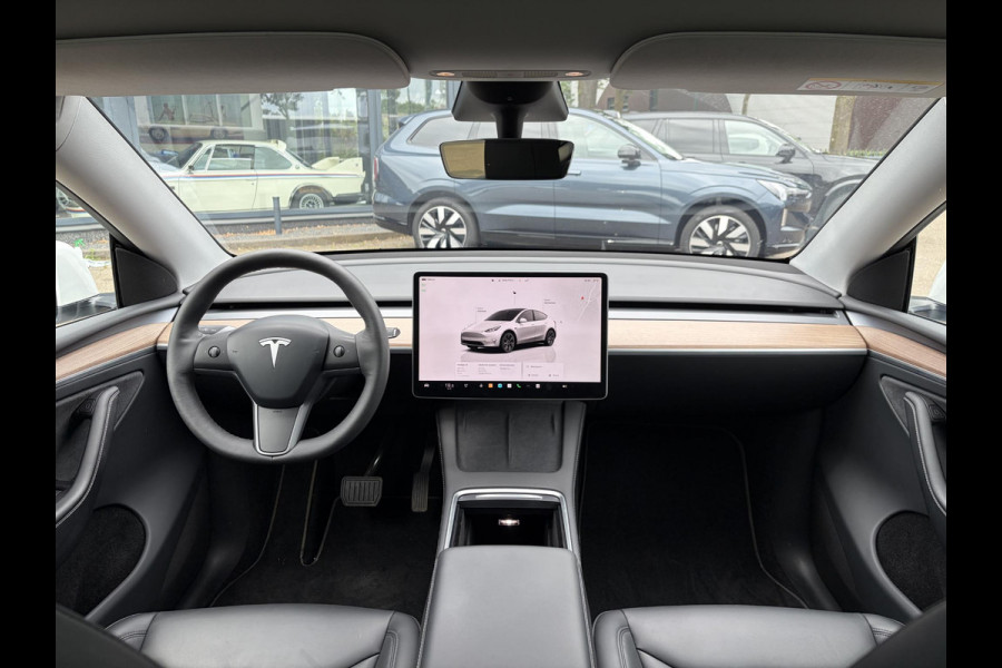 Tesla Model Y Long Range AWD 75 kWh SOH 92% | AFNEEMBARE TREKHAAK| ENHANCHED AUTOPILOT| RESTERENDE ALGEMENE FABRIEKSGARANTIE TESLA T/M 03-2028 OF 80.000KM| ACCU + AANDRIJFLIJN T/M 03-2032/ 192.000KM| RIJKLAAR GELEVERD