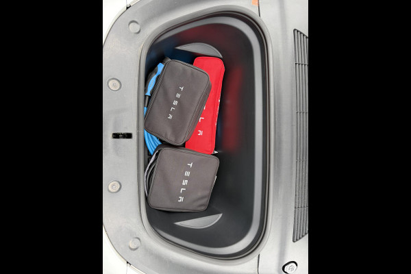 Tesla Model Y Long Range AWD 75 kWh SOH 92% | AFNEEMBARE TREKHAAK| ENHANCHED AUTOPILOT| RESTERENDE ALGEMENE FABRIEKSGARANTIE TESLA T/M 03-2028 OF 80.000KM| ACCU + AANDRIJFLIJN T/M 03-2032/ 192.000KM| RIJKLAAR GELEVERD