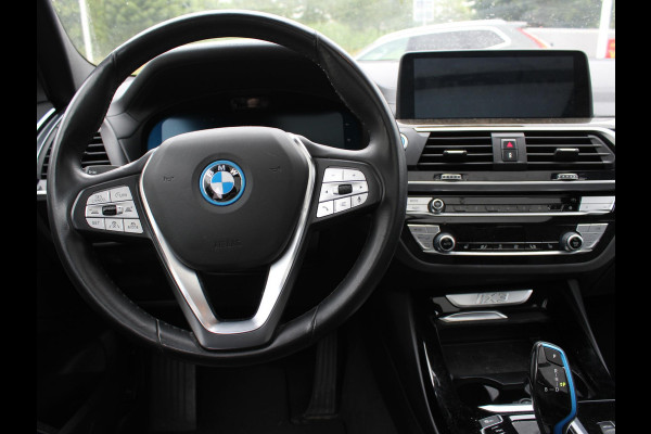 BMW iX3 High Executive 80 kWh | 94,3% | PANORAMISCH SCHUIFDAK | 20" LICHTMETALEN VELGEN | M AERODYNAMICA PAKKET |