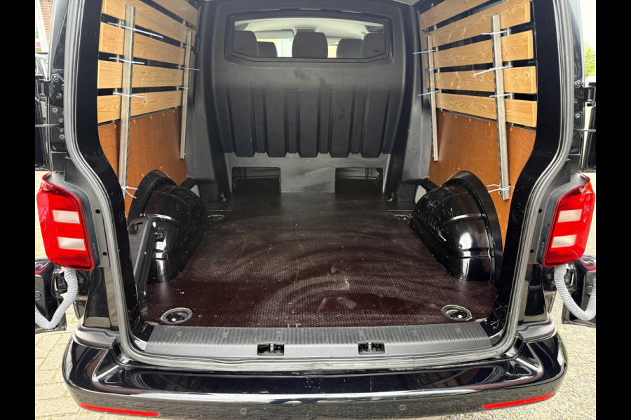 Volkswagen Transporter 2.0 TDI 150pk L2H1 Dubbel Cabine Highline 65262 km, NL. Auto.