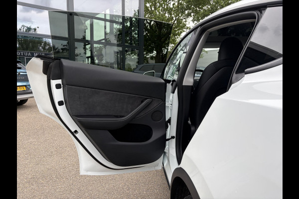 Tesla Y Long Range RWD 75 kWh SOH 97% |26.000KM! | AFNEEMBARE TREKHAAK| RESTERENDE ALGEMENE FABRIEKSGARANTIE TESLA T/M 02-2029 OF 80.000KM| ACCU + AANDRIJFLIJN T/M 02-2033/ 192.000KM| RIJKLAAR GELEVERD