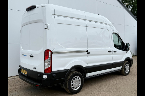 Ford E-Transit 68kWh 184PK L2H3 317km WLTP 97% (SOH) BEV Snelladen Camera Cruise control Climate control Carplay Navigatie Laadkabel Parkeersensoren V+A