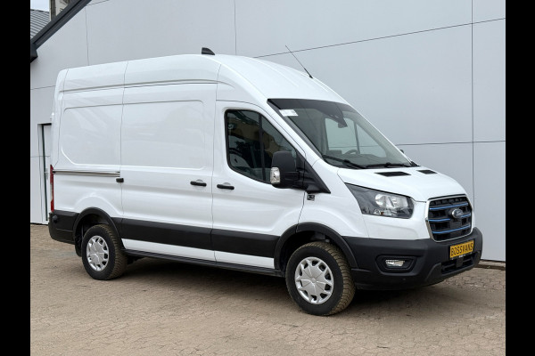 Ford E-Transit 68kWh 184PK L2H3 317km WLTP 97% (SOH) BEV Snelladen Camera Cruise control Climate control Carplay Navigatie Laadkabel Parkeersensoren V+A