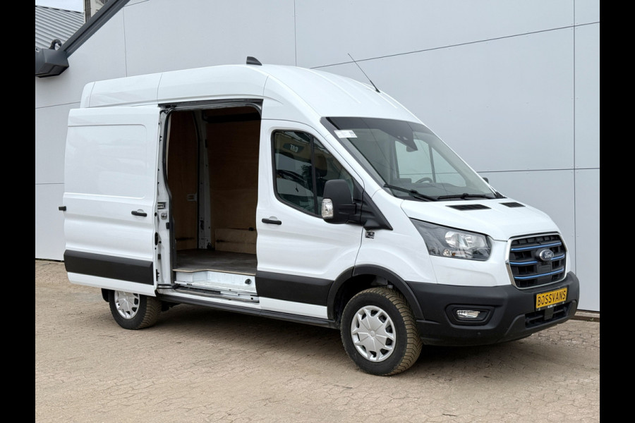 Ford E-Transit 68kWh 184PK L2H3 317km WLTP 97% (SOH) BEV Snelladen Camera Cruise control Climate control Carplay Navigatie Laadkabel Parkeersensoren V+A