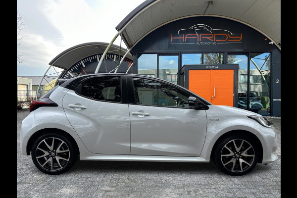 Toyota Yaris 1.5 Hybrid EXECUTIVE PANORAMA JBL HEADUP RIJKLAARPRIJS