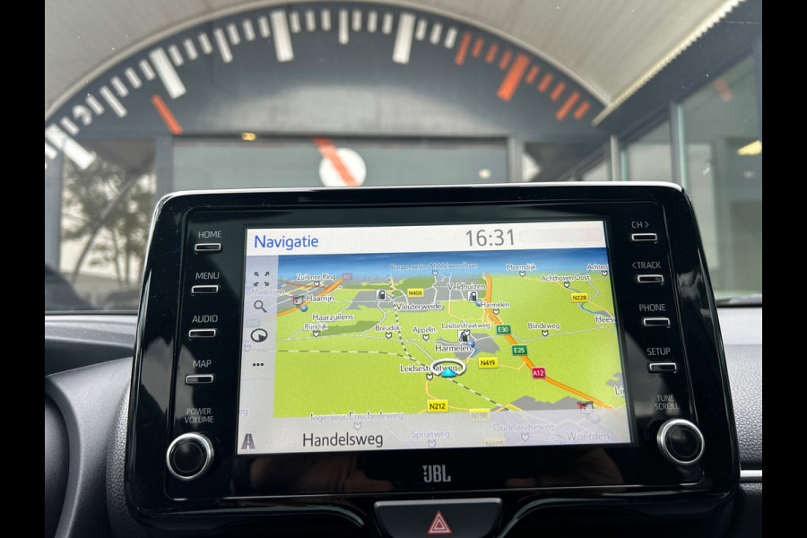 Toyota Yaris 1.5 Hybrid EXECUTIVE PANORAMA JBL HEADUP RIJKLAARPRIJS